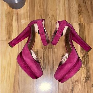 BCBG Paris fuchsia pumps with strap belt